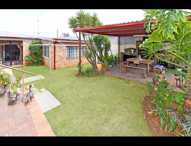 5 BEDROOM HOUSE FOR SALE IN CROSBY